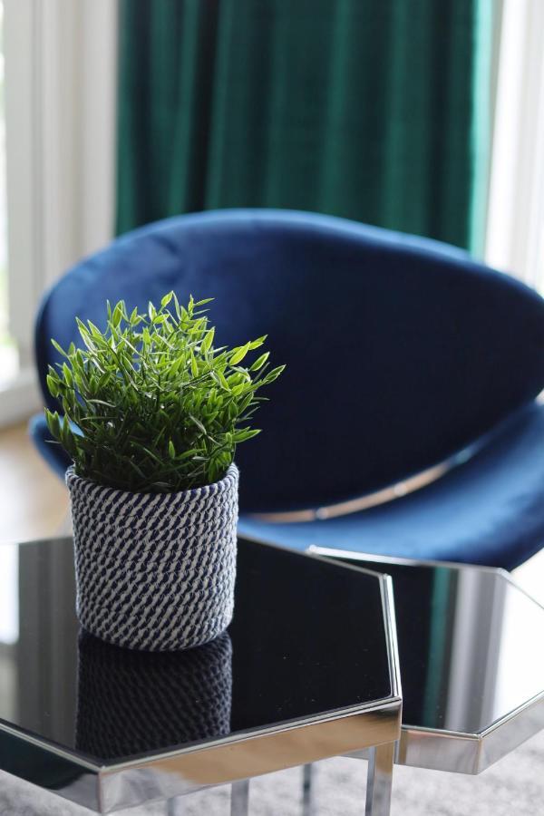 Capital Towers - Apartament Modern Z Widokiem Na Rzeke เชชูฟ ภายนอก รูปภาพ