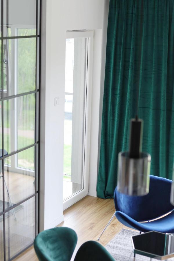 Capital Towers - Apartament Modern Z Widokiem Na Rzeke เชชูฟ ภายนอก รูปภาพ